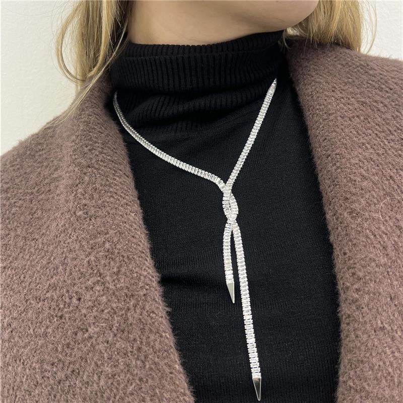 collana con intreccio esmeralda